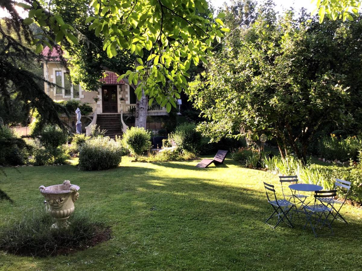 Villa Leovil Saint-Pompont Exteriér fotografie